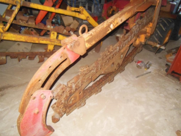 Med Deutz motor, gravedybde 130 cm Med Deutz motor, gravedybde 130 cm