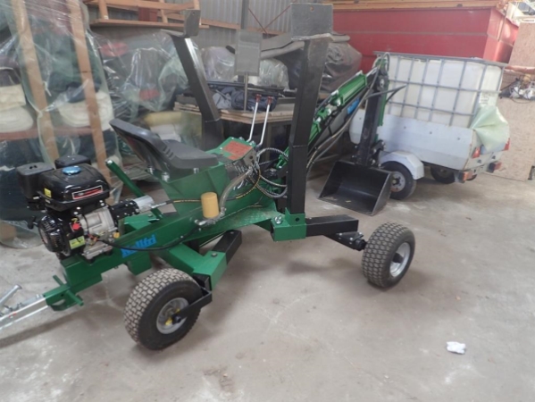 Gravemaskine med 9 hk motor Gravemaskine med 9 hk motor