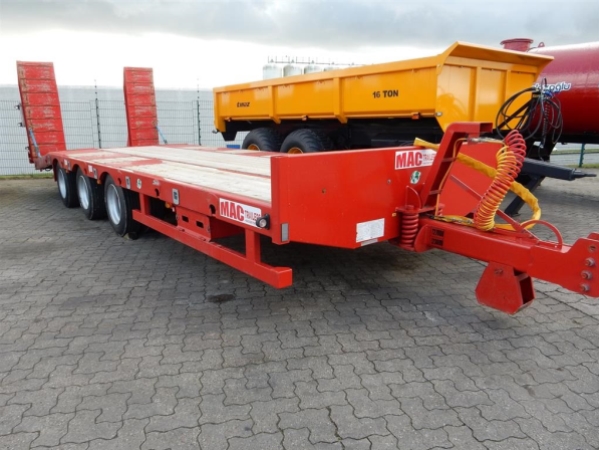 3 akslet maskintrailer Ny model 84 cm læssehøjde 3 akslet maskintrailer Ny model 84 cm læssehøjde
